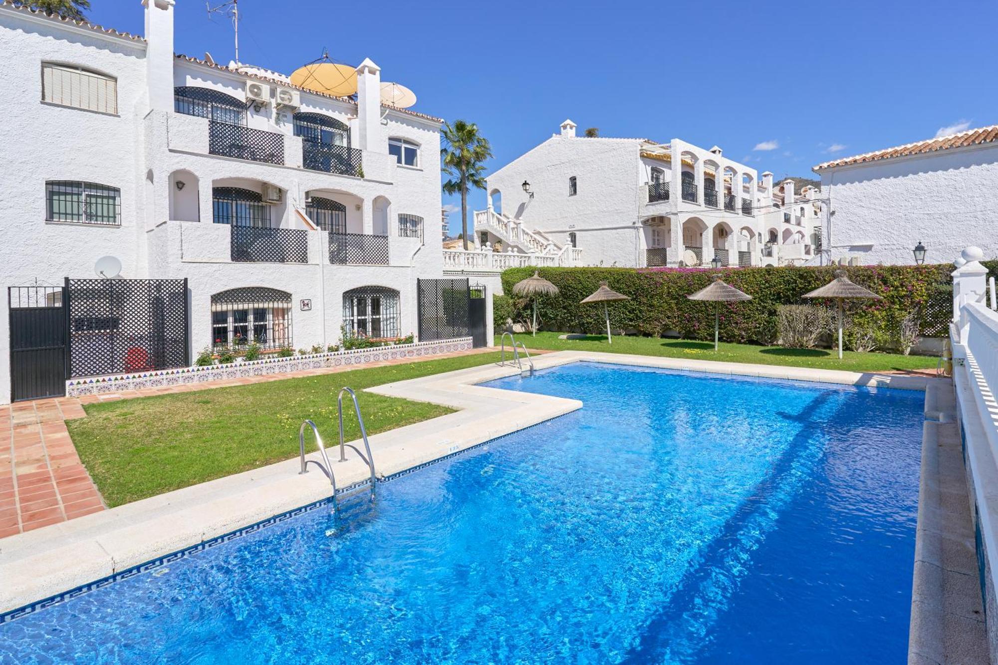 Casa Lena Town House With Pool Villa Nerja Ngoại thất bức ảnh