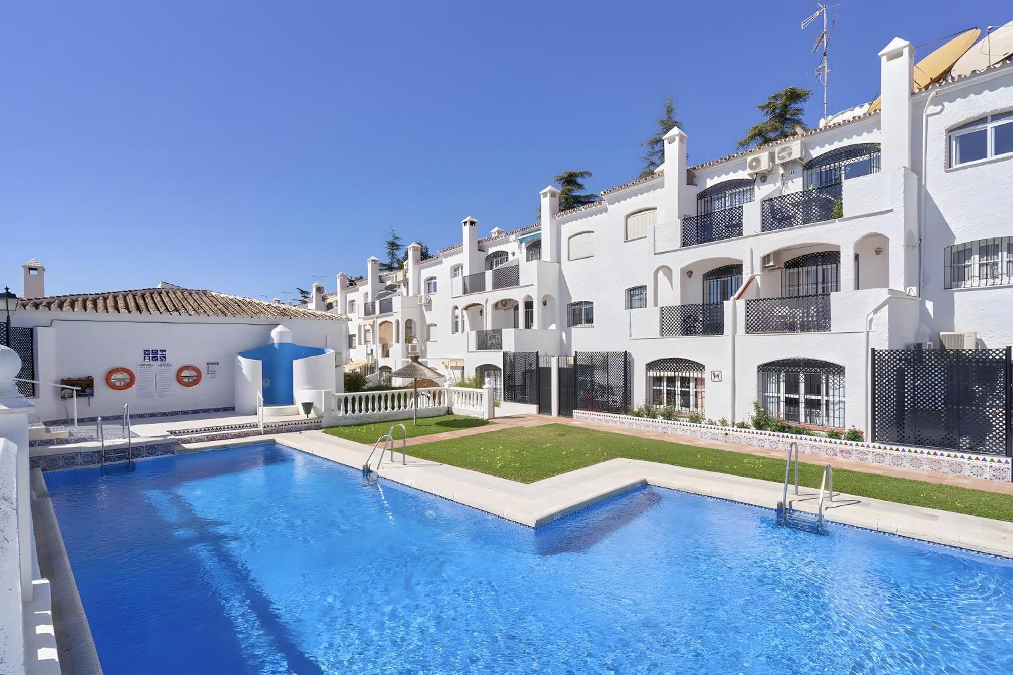 Casa Lena Town House With Pool Villa Nerja Ngoại thất bức ảnh
